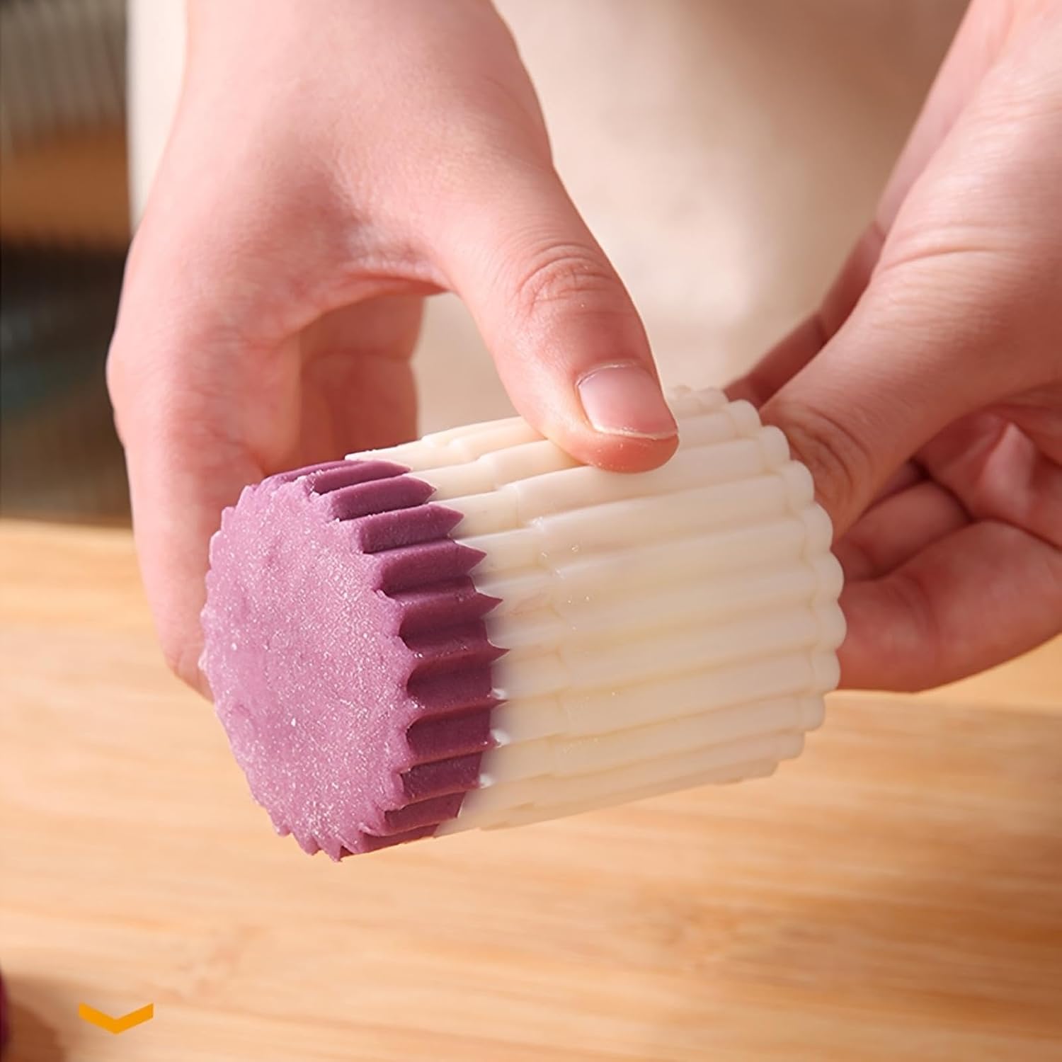 Sunflower‑Patterned Round Hand‑Press Mooncake Mold, French‑Style Lace Pastry Mold 🍪 - image 11