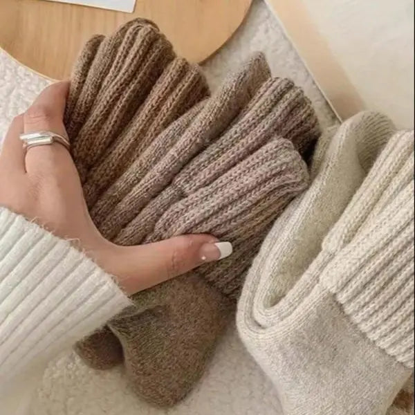 5 Pairs Women's Classical Mid-Calf Polyester Knitting Socks 🧦